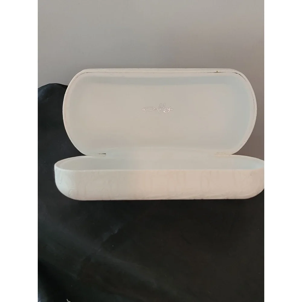 Oakley White Hard Shell Sunglasses Case Debossed Logo Pattern Clamshell Large